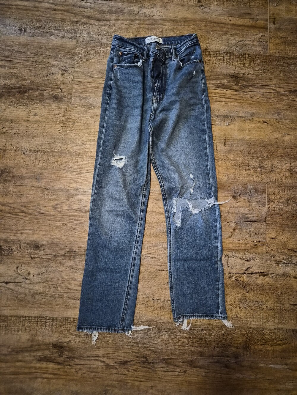 Abercrombie & Fitch Womens Distressed Jeans